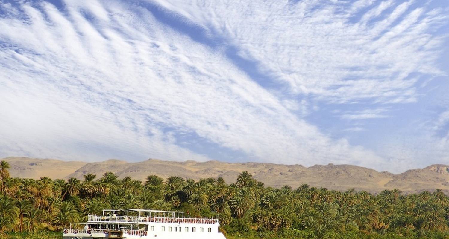 Discover Egypt: 7-Day Cairo & Nile Cruise Tour (With Internal Flights)