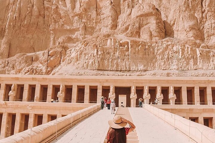 Discover Egypt: 7-Day Cairo & Nile Cruise Tour (With Internal Flights)