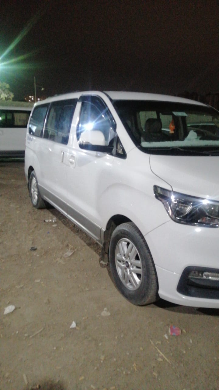 Our Fleet: Premium Toyota Hiace (High Roof)