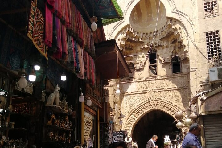 🛍️ Tour Title: VIP Private Old Cairo Discovery: Khan el-Khalili Bazaar & Authentic Lunch